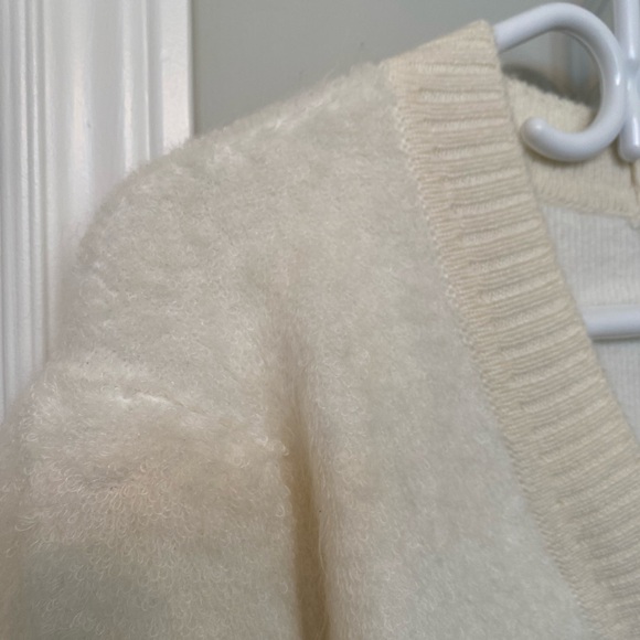 Cropped cardigan with F logo - Picture 4 of 11